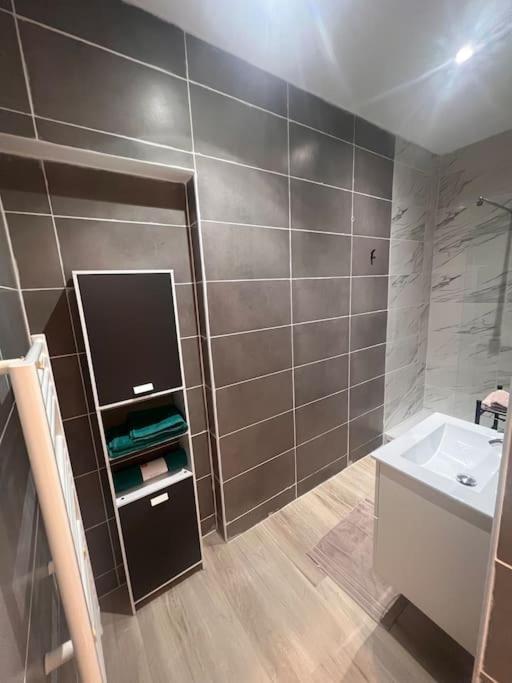 T2 Neuf Et Moderne Climatiser Avec Netflix Amazon Marsilia Exterior foto